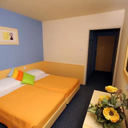 Hotel Adriatica 2*